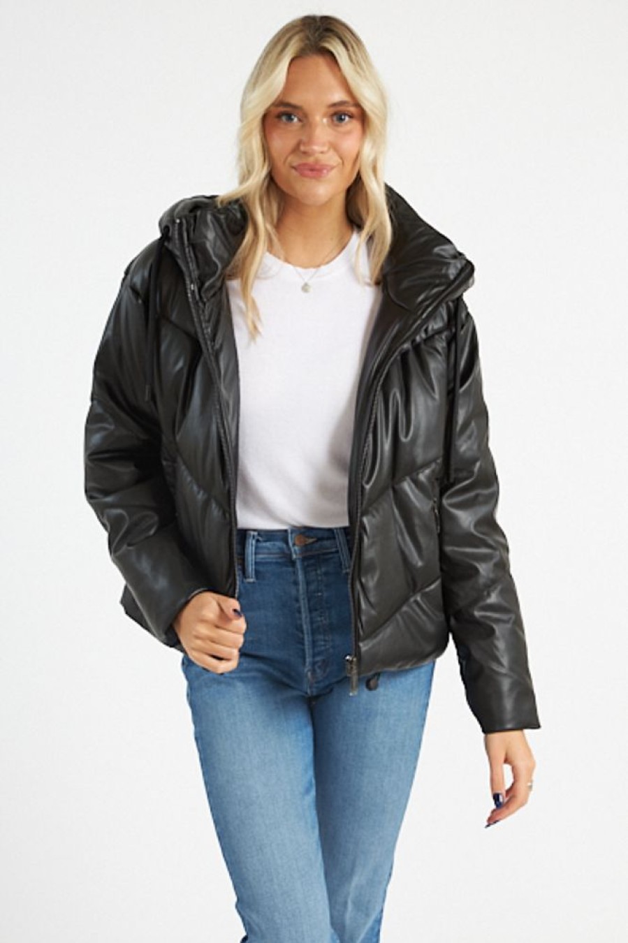 Women Love Token | Leo Puffer Jacket I