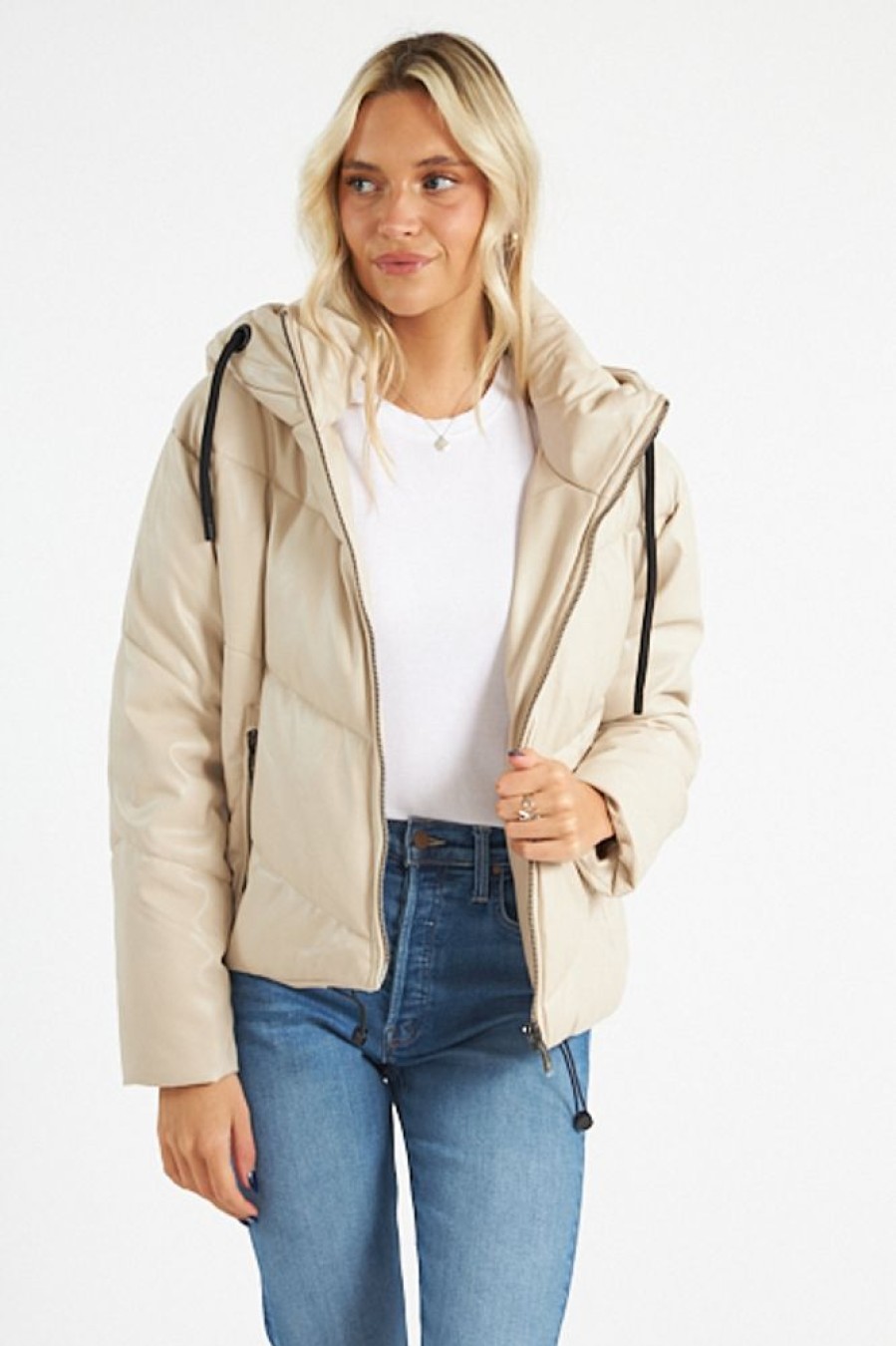 Women Love Token | Leo Puffer Jacket I